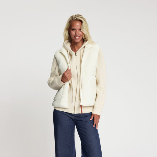 Maya Off white MV